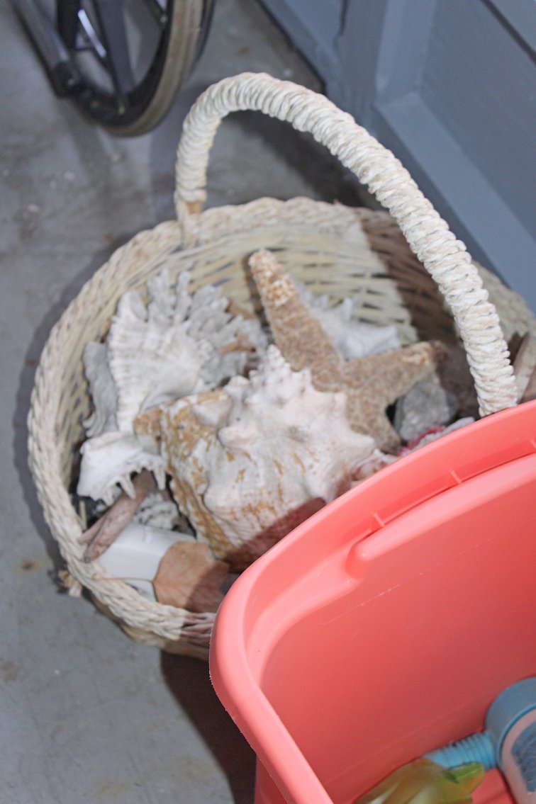 Image for EMERGENCY VINTAGE TIME CAPSULE ESTATE AUCTION