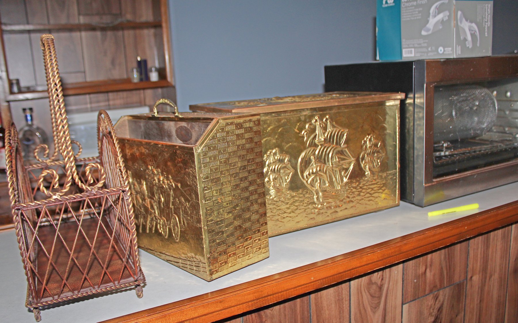 Image for UPSCALE MOVING AUCTION