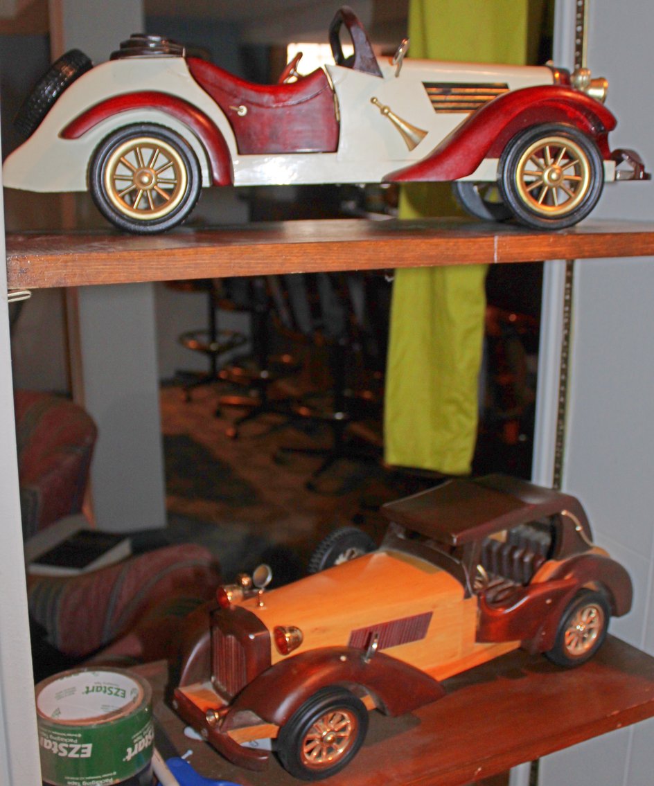 Image for UPSCALE MOVING AUCTION