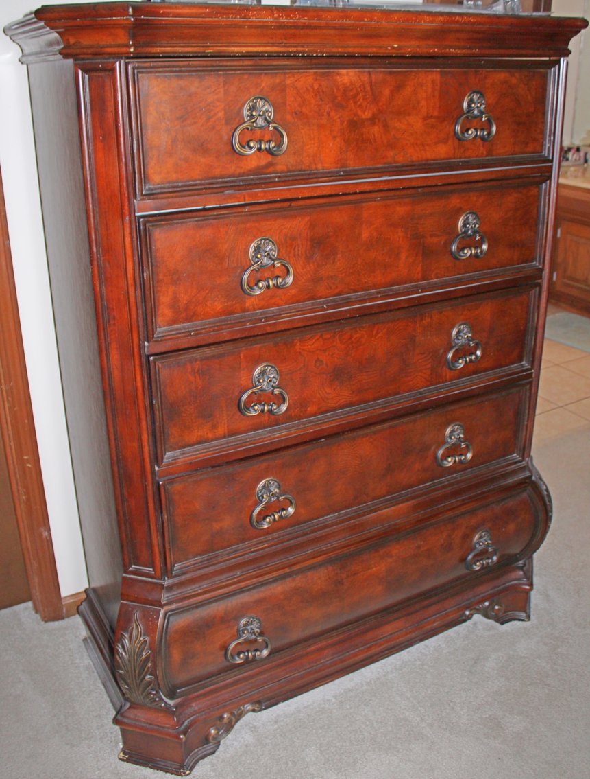 Image for UPSCALE MOVING AUCTION