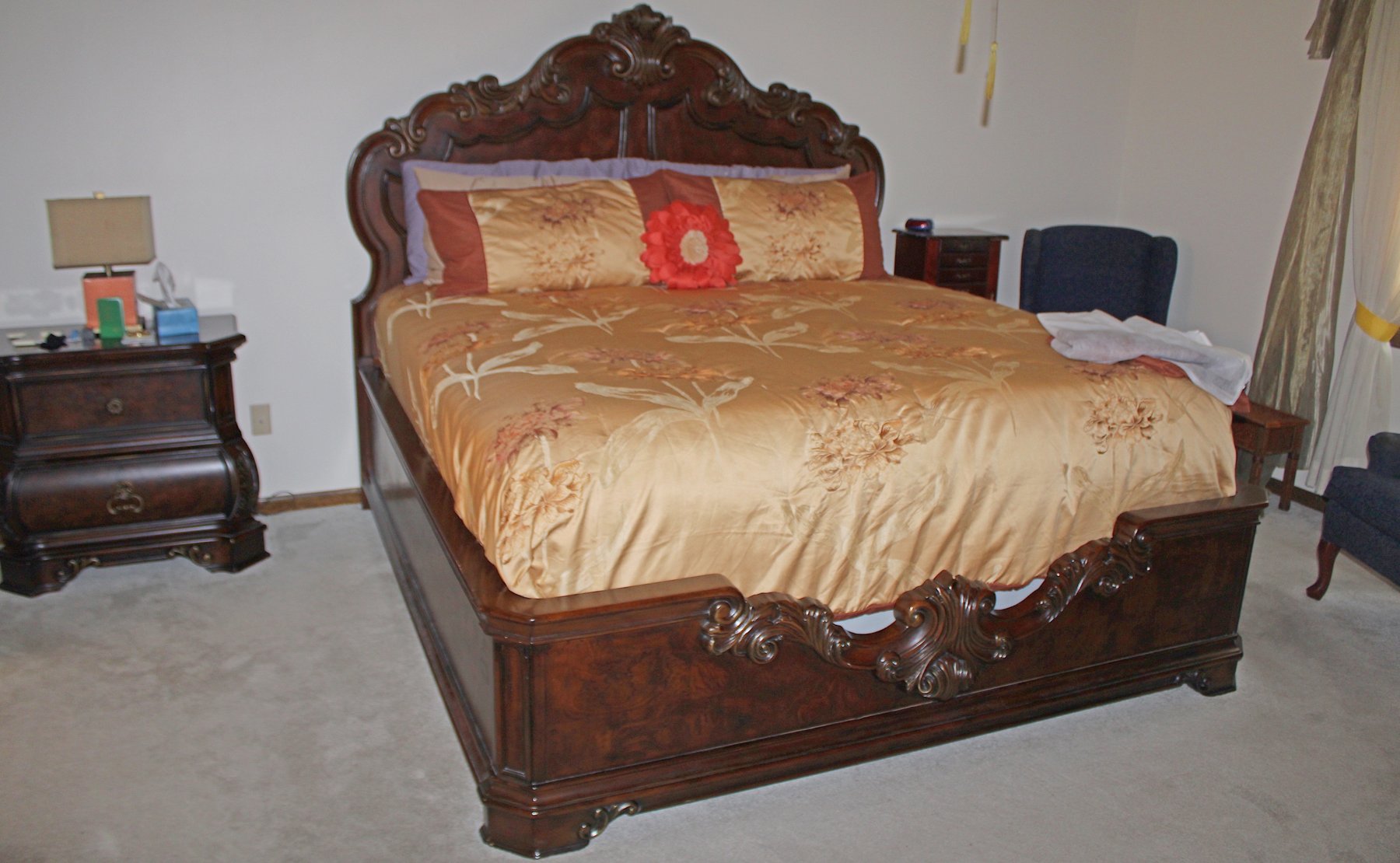 Image for UPSCALE MOVING AUCTION