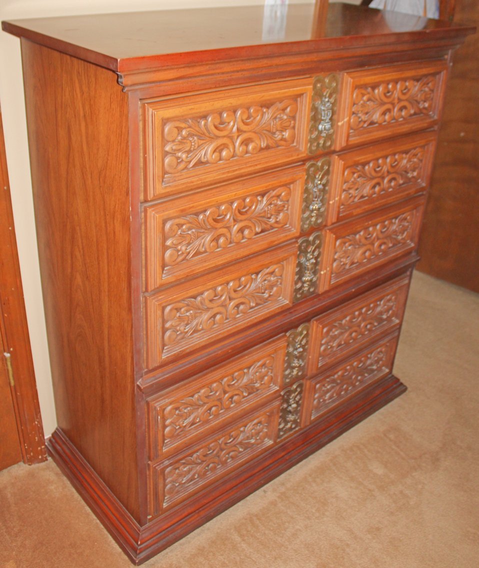 Image for UPSCALE MOVING AUCTION