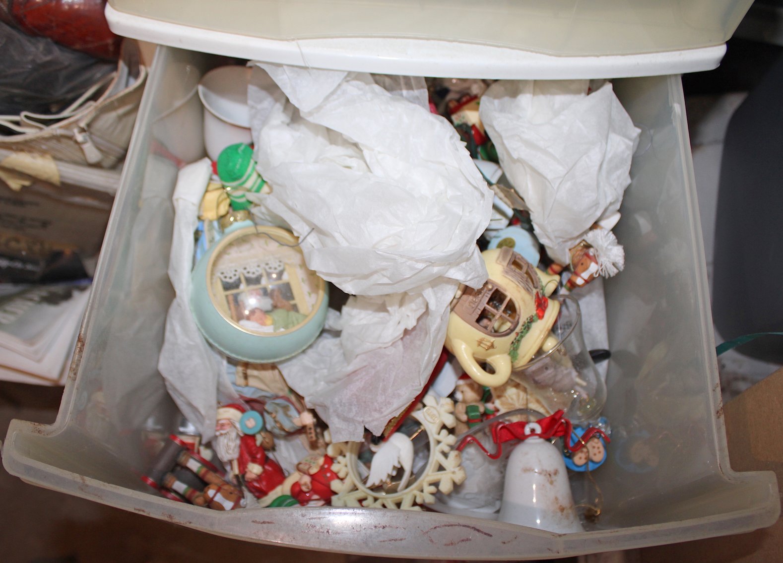 Image for PACKED VINTAGE TIME CAPSULE ESTATE AUCTION