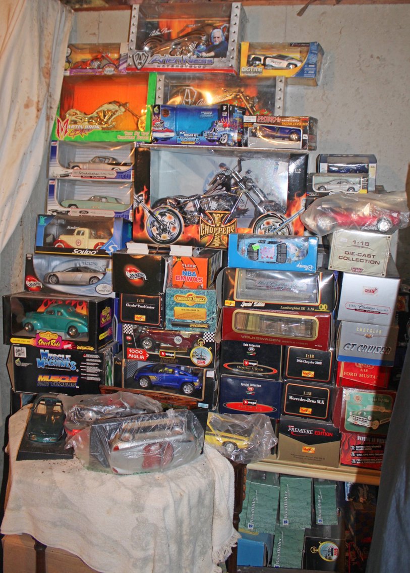 Image for PACKED VINTAGE TIME CAPSULE ESTATE AUCTION