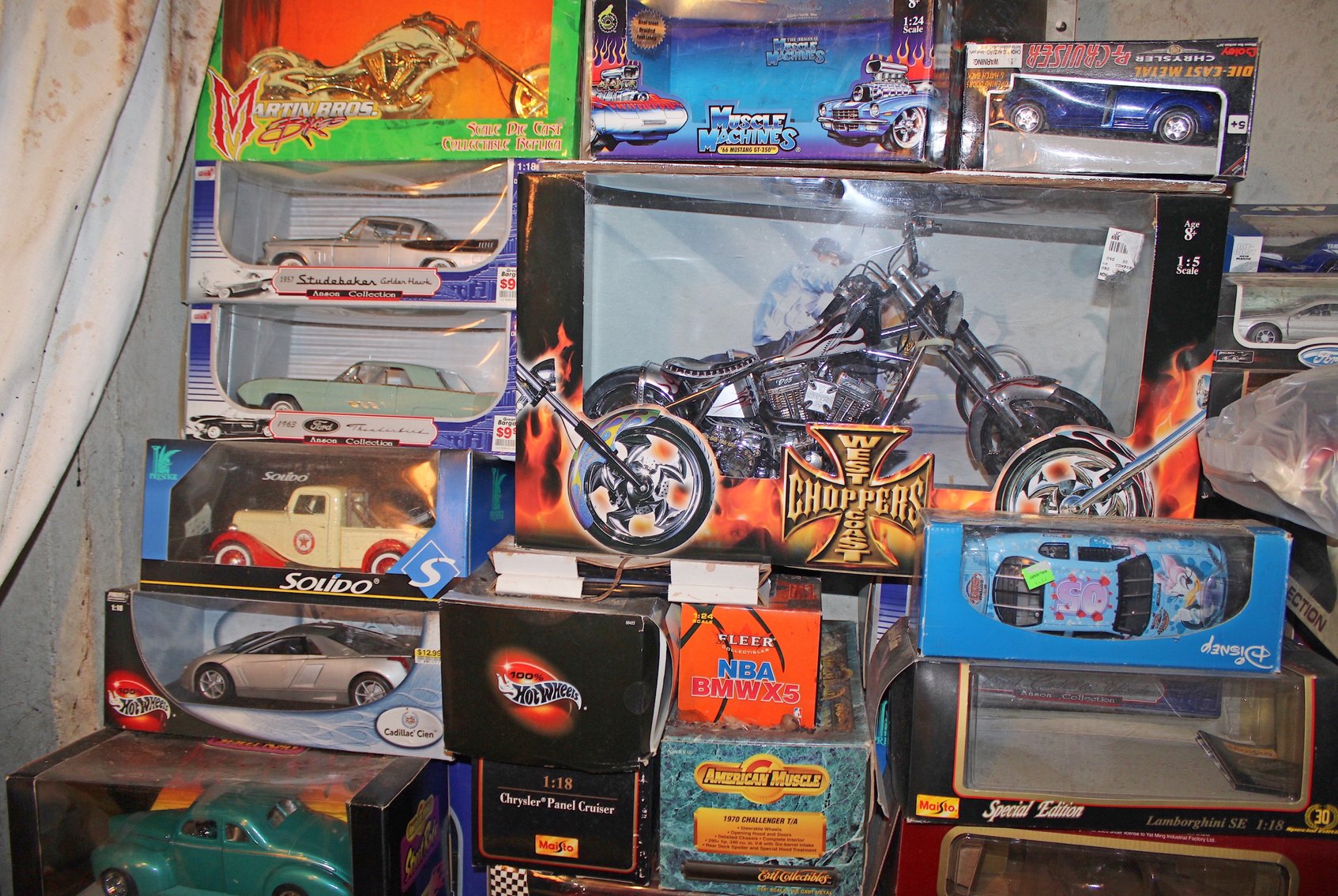 Image for PACKED VINTAGE TIME CAPSULE ESTATE AUCTION