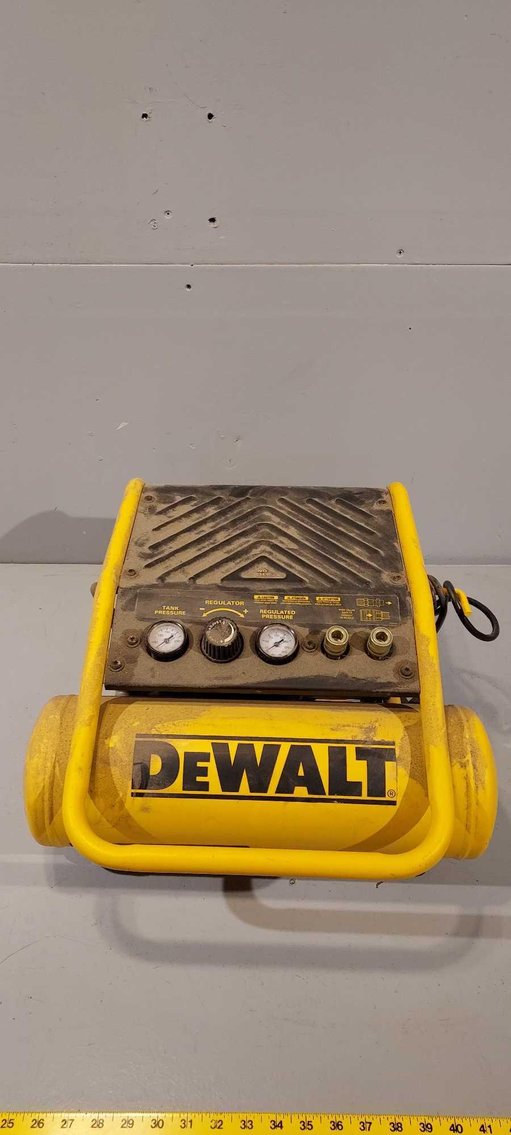 Image for STEVE & SHANNON SHEA AND MIKE & SUE BRICKWEG MOVING AUCTION