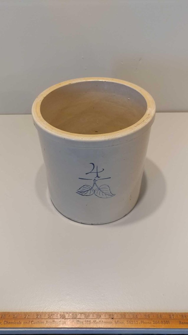 Image for RON & LIZ OVERLANDER ESTATE ONLINE ONLY AUCTION