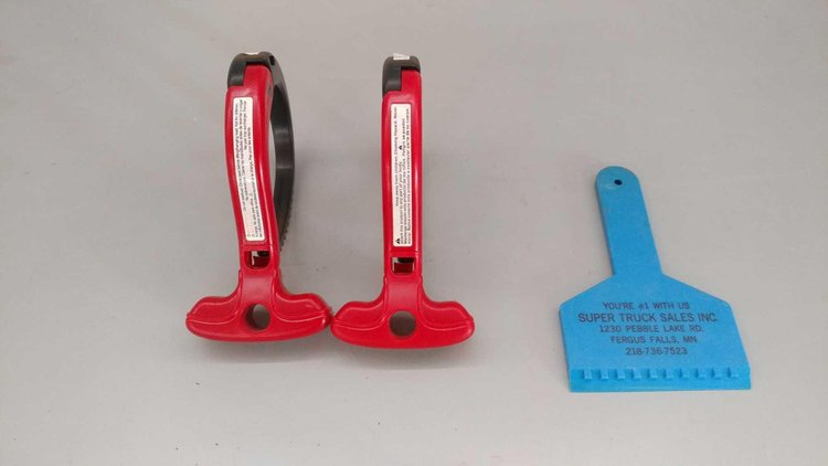 Image for (I-312) ASSORTMENT OF ICE AND PAINT SCRAPERS