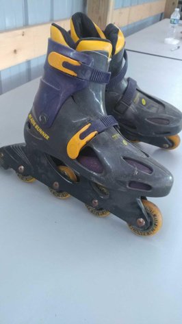 Image for (I-798) SIZE 11 BLADE RUNNER 250 PRO ROLLER BLADES