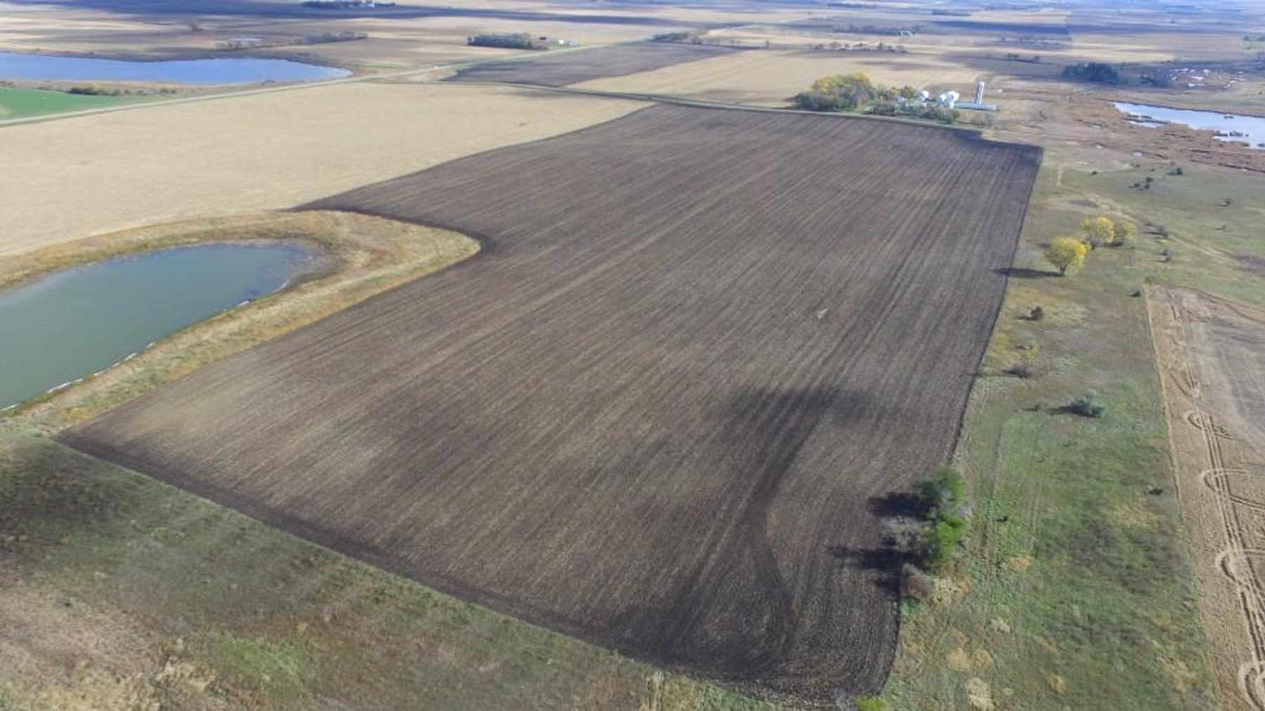 Image for DENNIS & BERTHA VOSS ESTATE ONLINE ONLY LAND AUCTION