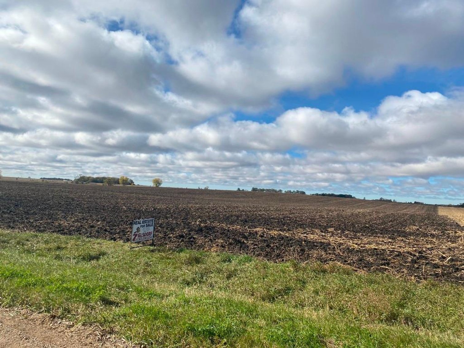 Image for DENNIS & BERTHA VOSS ESTATE ONLINE ONLY LAND AUCTION