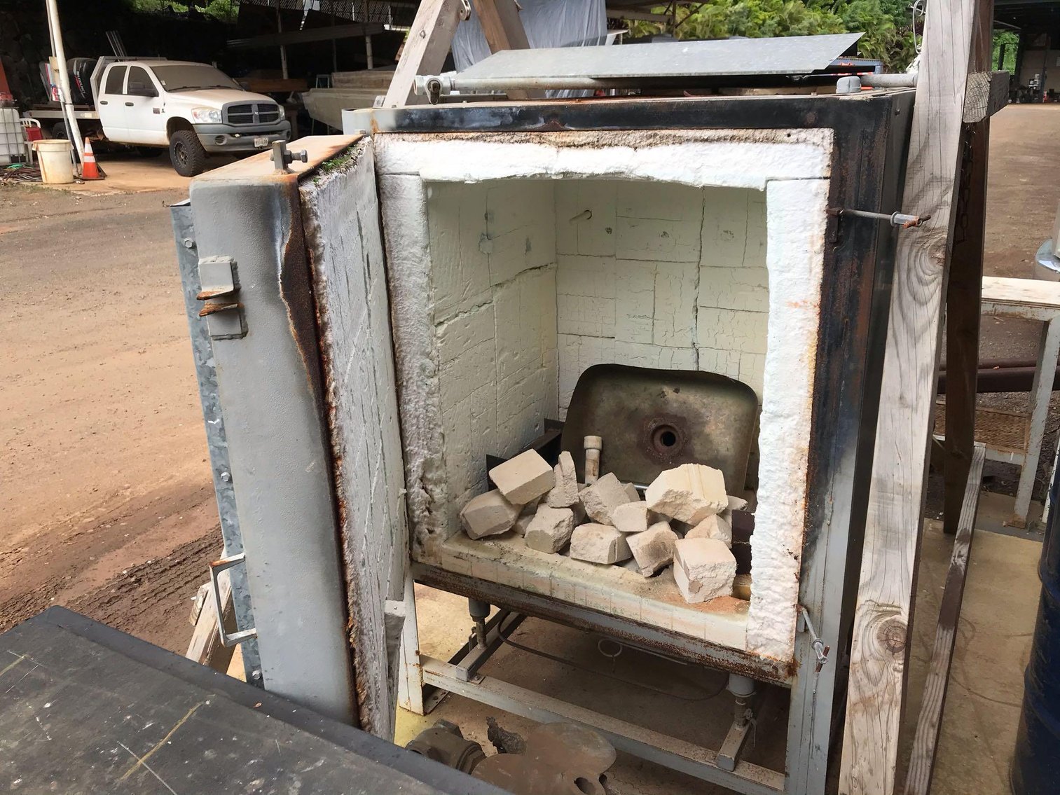 Image for Art Foundry Kapaia (Kauai) Collaborated Liquidation Auction 01/11