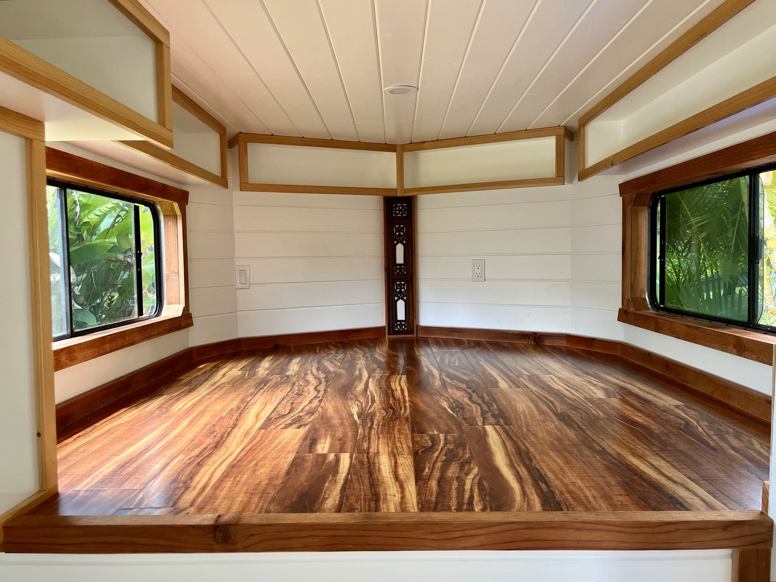 Image for Sealed Bid Auction: Luxurious Custom Trailer Home