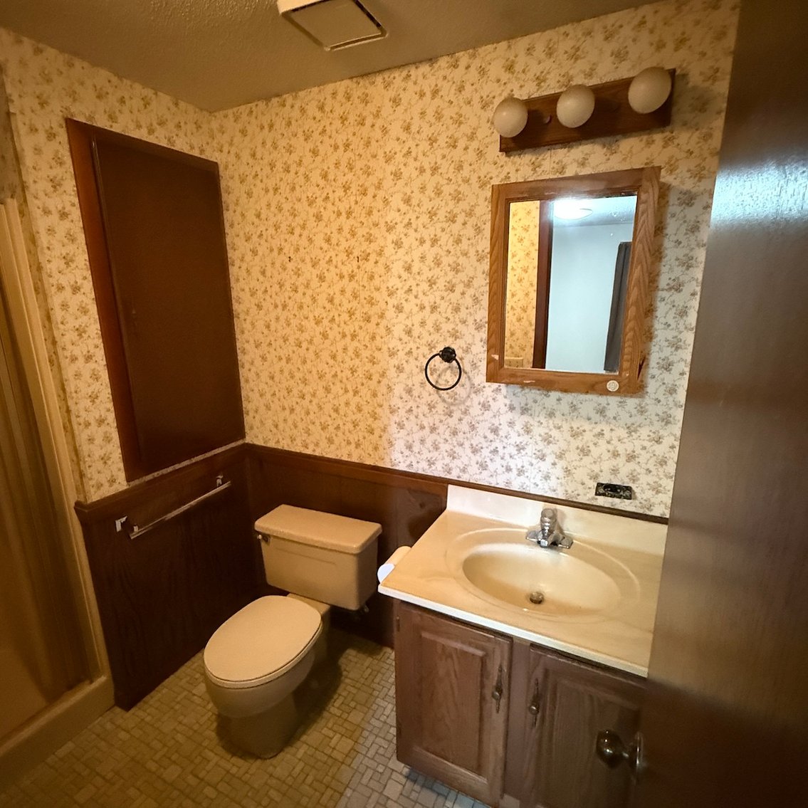 Image for Absolute Acreage Auction – 3.89 Acres with Remodeled Ranch Home,  Outbuilding & Pasture