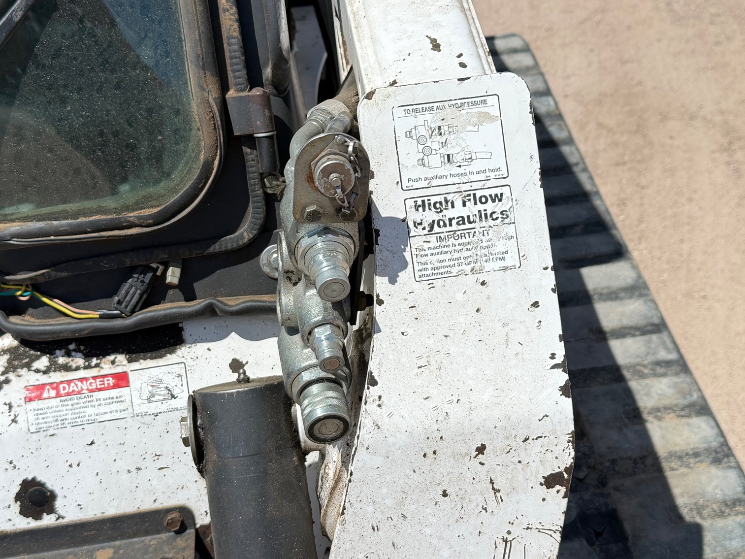 Image for 2009 Bobcat T300 Track Skid Steer