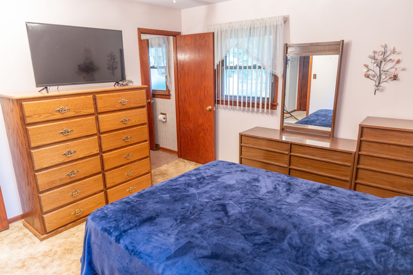 Image for Oconomowoc Ranch Home W395N5892 Laketon Ave For Sale by Online Bidding