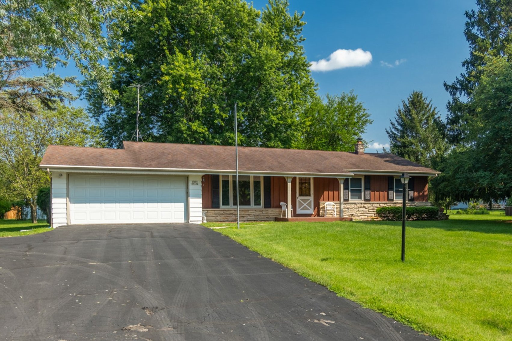 Image for Oconomowoc Ranch Home W395N5892 Laketon Ave For Sale by Online Bidding