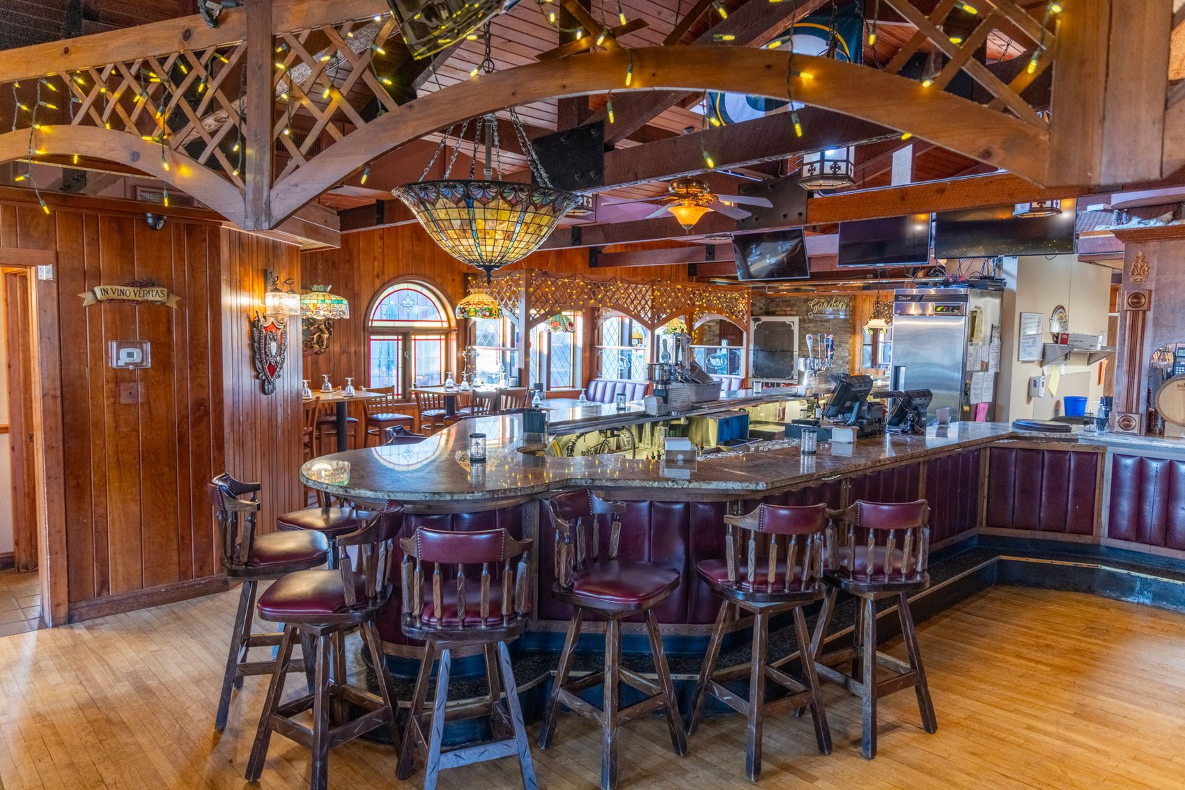 Image for Washington County Casual Family Pub & Restaurant For Sale