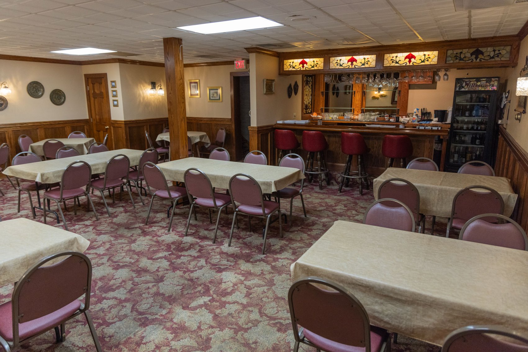 Image for Washington County Casual Family Pub & Restaurant For Sale