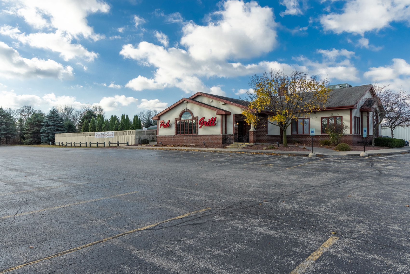 Image for Washington County Casual Family Pub & Restaurant For Sale