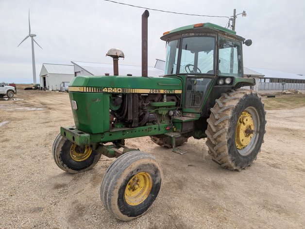 Image for Auction Time: John Deere 4240