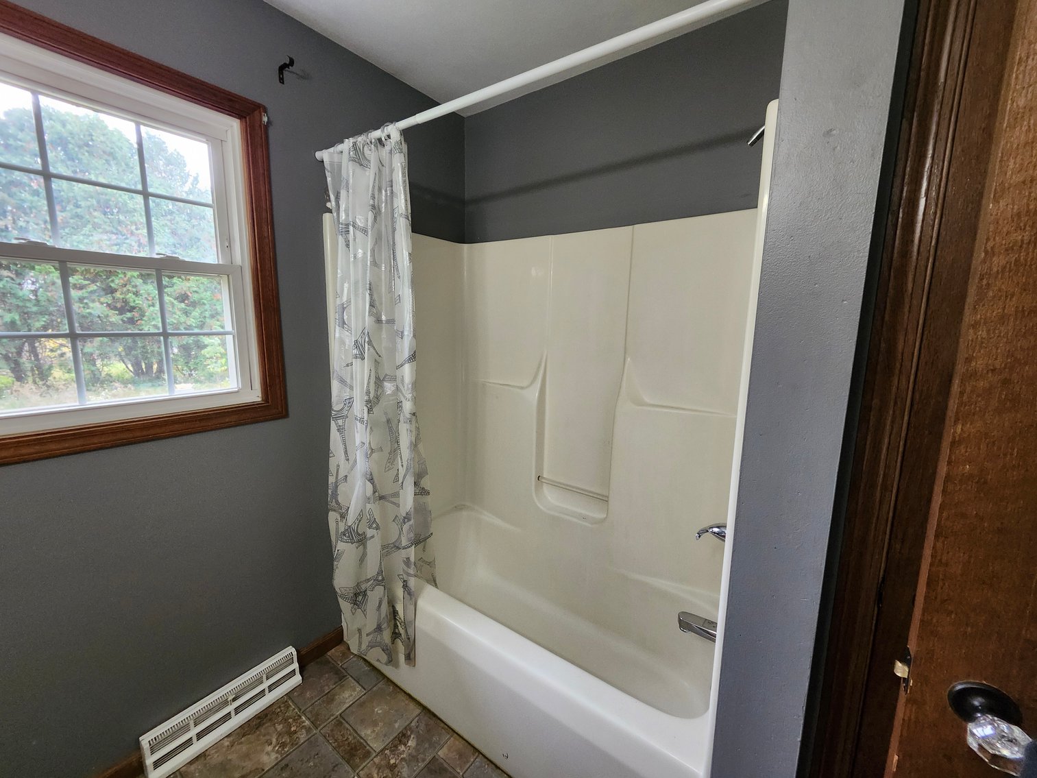 Image for 205 Alvin Circle, Beaver Dam – Online Bidding for Quiet Cul-de-Sac Home