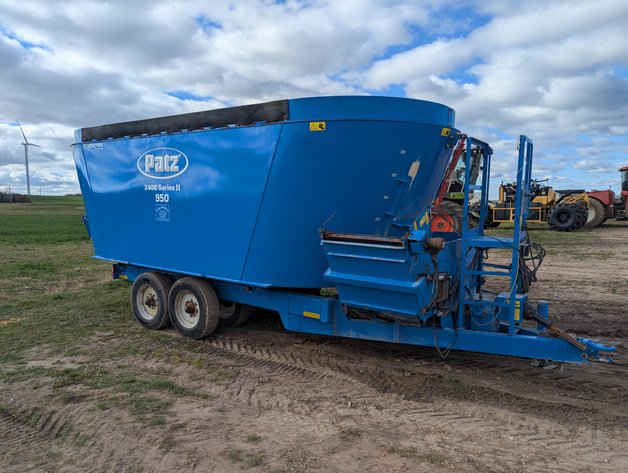Image for Auction Time: 2015 Patz 2400 Series II 950