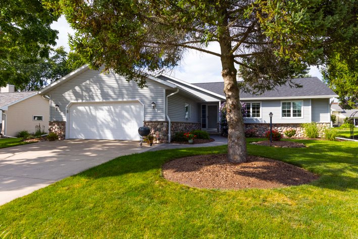 Image for 306 W Leonard St, Watertown 4-bdrm Home For Sale