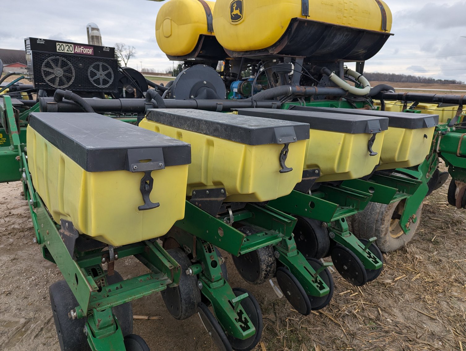 Image for Auction Time: 2002 John Deere 1780 16R22 Planter