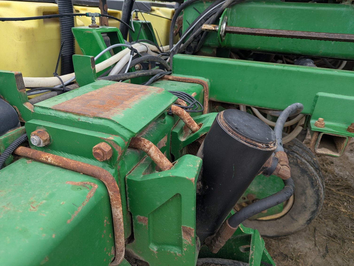 Image for Auction Time: 2002 John Deere 1780 16R22 Planter