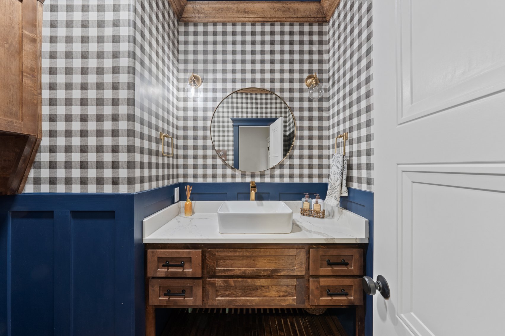 Image for 1981 Mountain Ridge Real Estate Auction