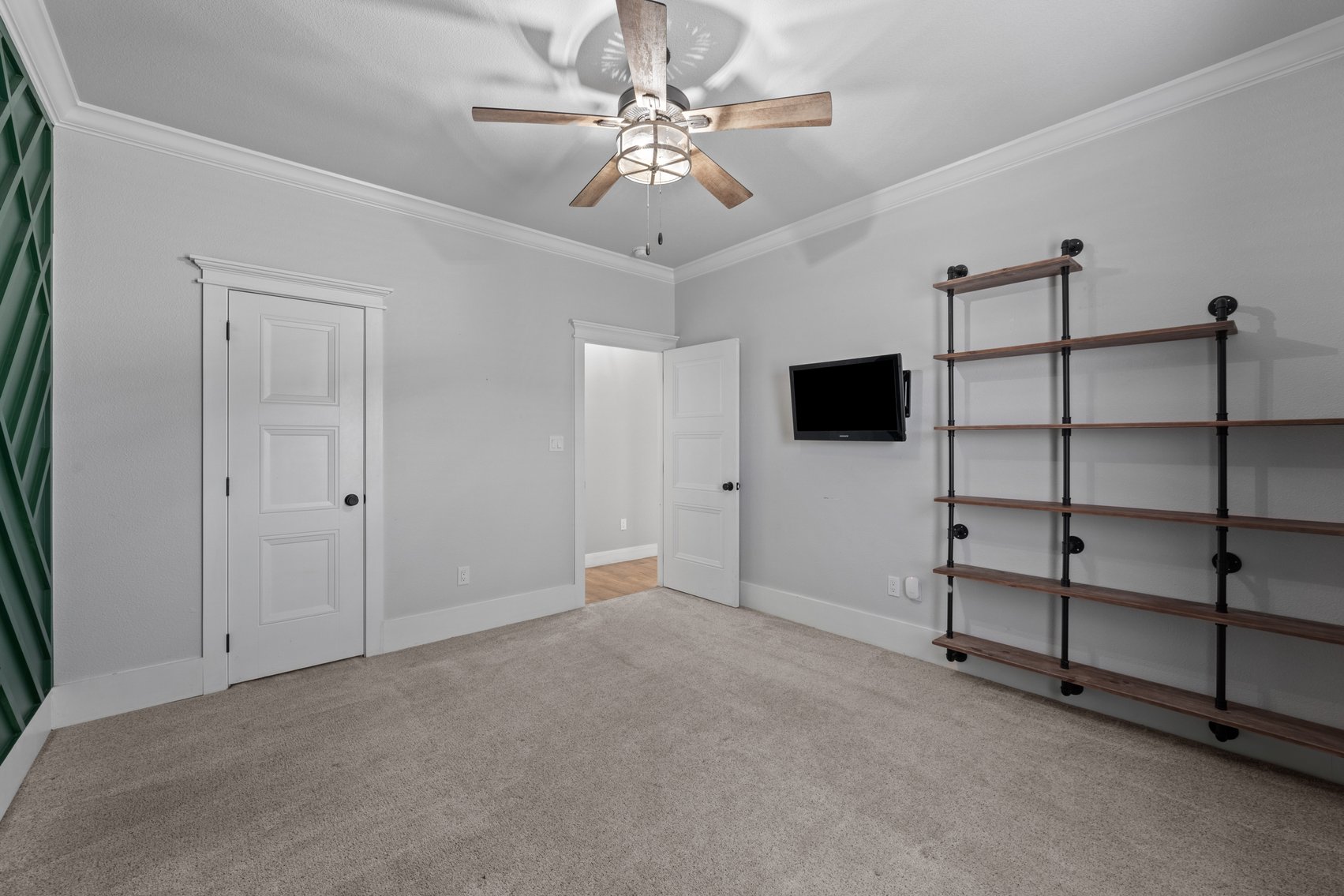 Image for 1981 Mountain Ridge Real Estate Auction