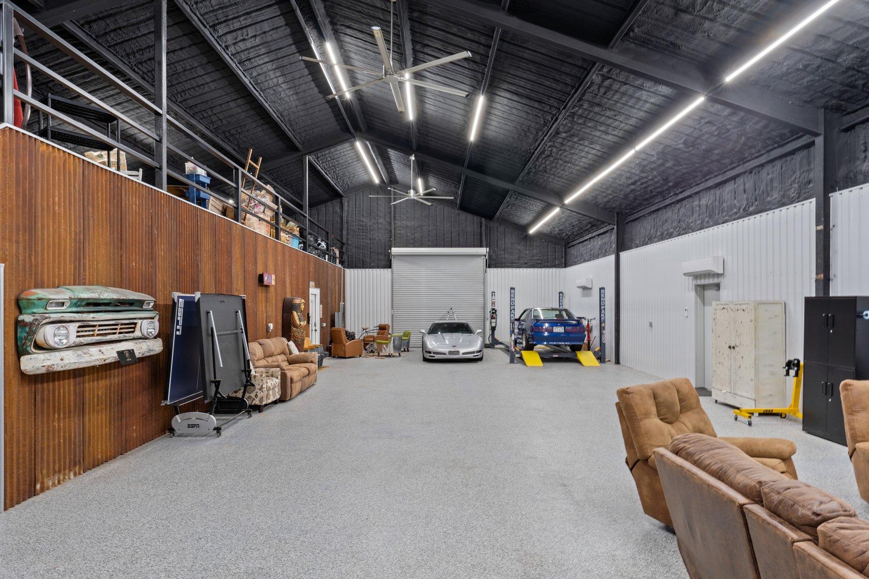 Image for 1981 Mountain Ridge Real Estate Auction