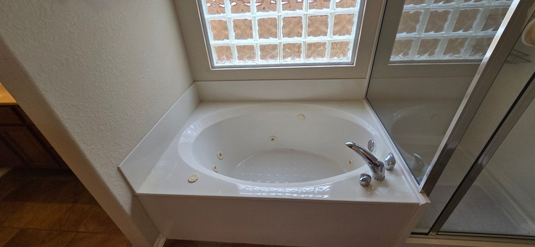 Image for 8343 Bordeaux Bay, San Antonio, TX 78255 Real Estate Auction