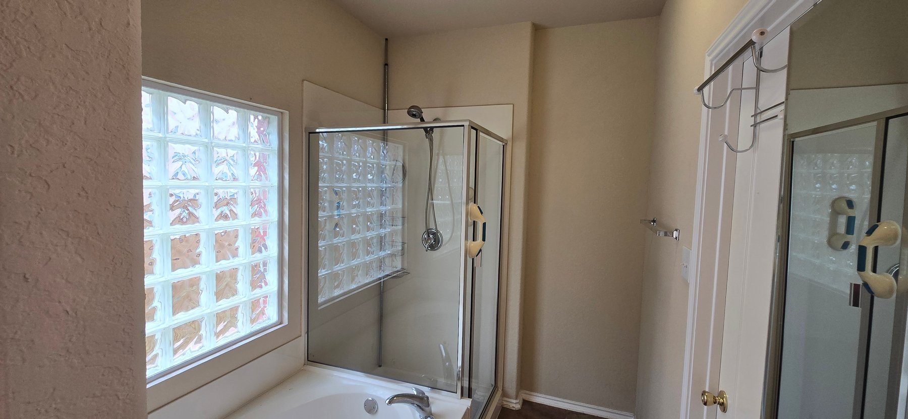 Image for 8343 Bordeaux Bay, San Antonio, TX 78255 Real Estate Auction