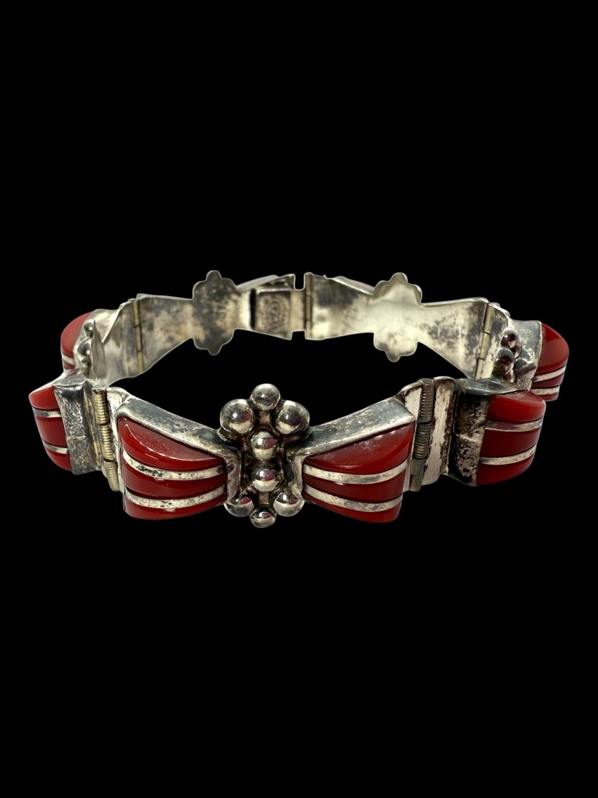 Image for Glamour & Grace: Antique & Vintage Costume Jewelry Auction