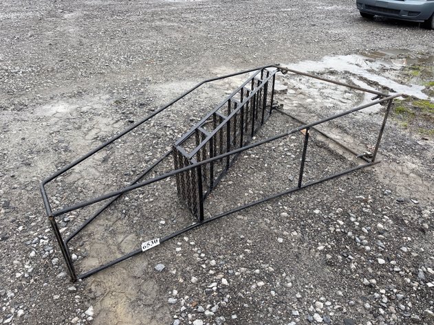 Image for D4. Metal steps on wheels