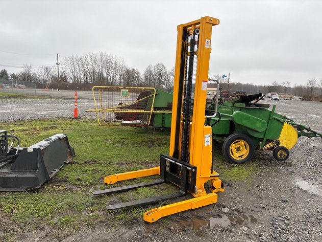 Image for D4. Pallet stacker