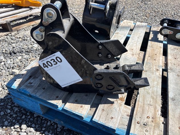 Image for E2. 2025 Unused IR 20cm toothed bucket