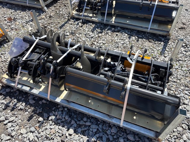 Image for E2.2026 Unused GIYI QTY (8) Excavator Attachment