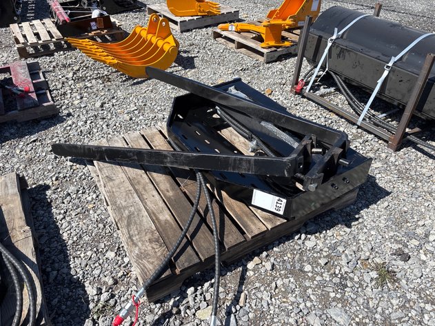 Image for E2. 2026 Unused GIYI GY-SF60 skid stee Side shift fork