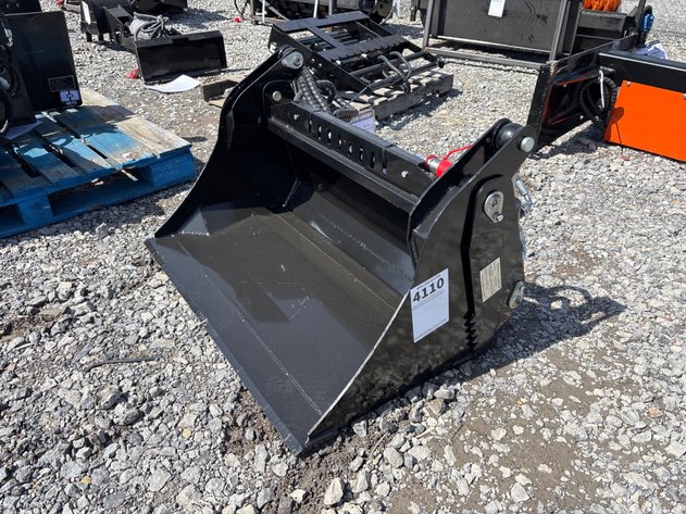 Image for E2. 2026 Unused GIYI GY-XKH39 Mini Skid Steer 4 in 1 Bucket