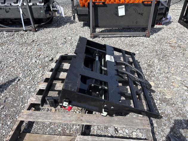 Image for E2. 2026 Unused GIYI GY-CYHC mini skid steer Side shift fork