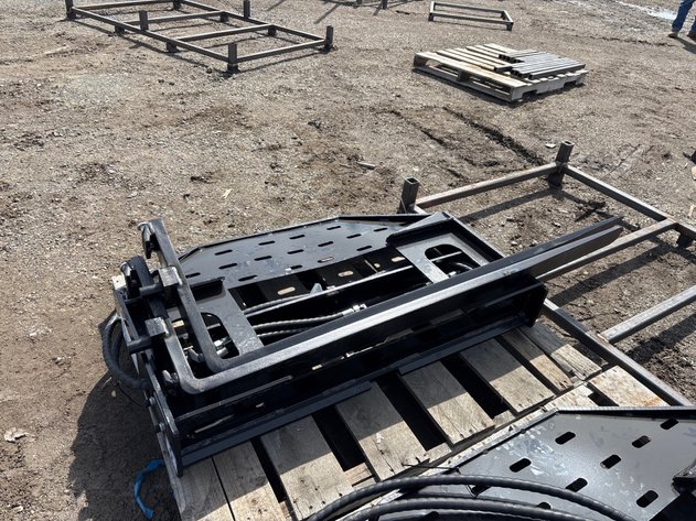 Image for E4. 2026 Unused GIYI GY-SF60 skid stee Side shift fork