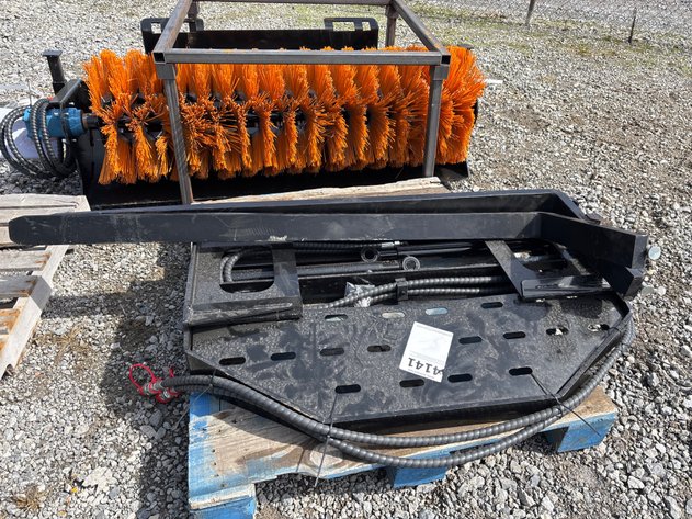 Image for 2026 Unused GIYI GY-SF60 skid stee Side shift fork