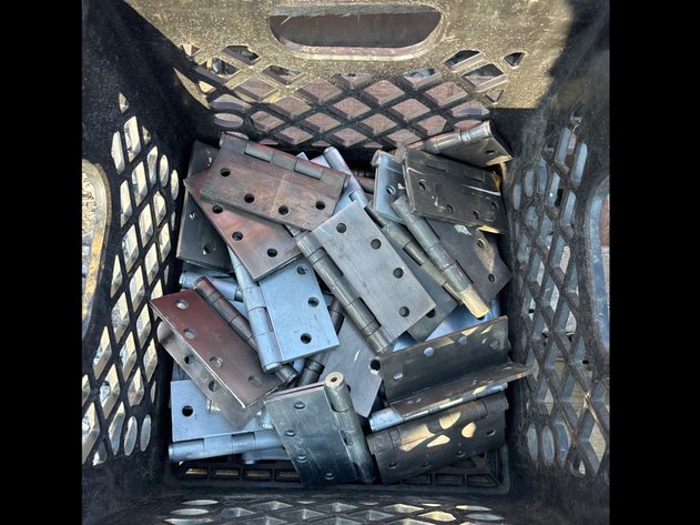 Image for D1. (Approx. 40) crate of door hinges