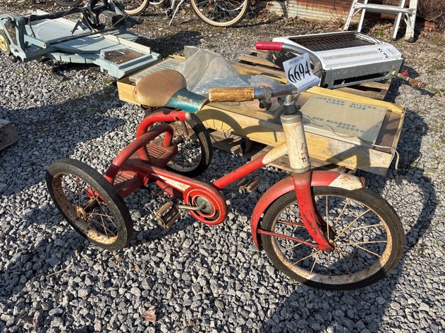 Image for D1. Retro kids tricycle