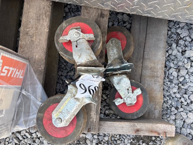 Image for D1. (4) caster wheels