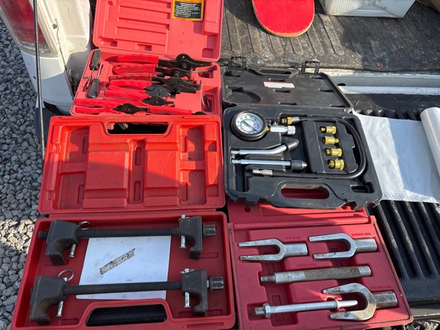 Image for D1. Snap ring pliers, spring pullers, bushing tools