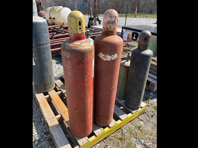 Image for E1. (2) settiing tanks